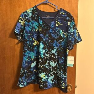 Cherokee infinity scrub top